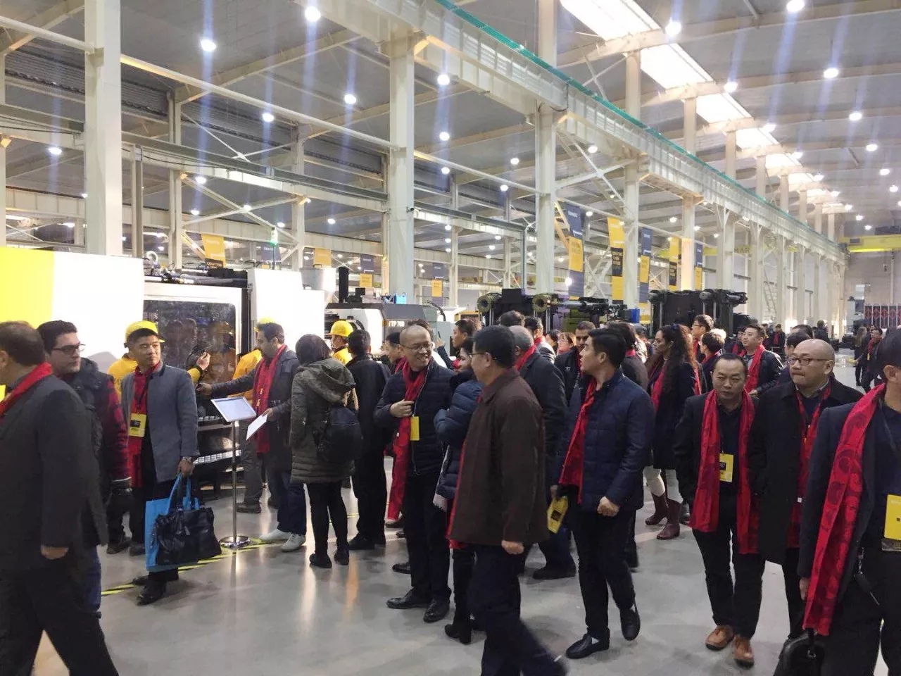 威客电竞演出“两大喜”： 十周年庆+注塑智慧工厂落成