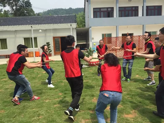 “向妄想启程” 威客电竞销售团建活动美满开放